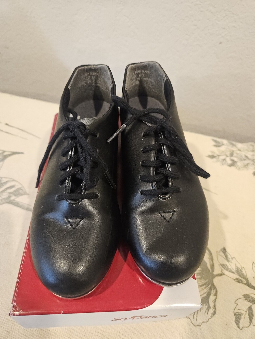 Capezio Kids Black Lace-Up Unisex Tap Dance Shoes with Tap Plates Size 12M